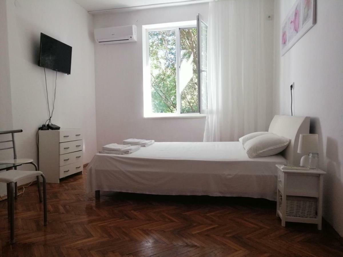 Top Location Near To City Center And Sea Garden Apartment Burgas Exterior photo